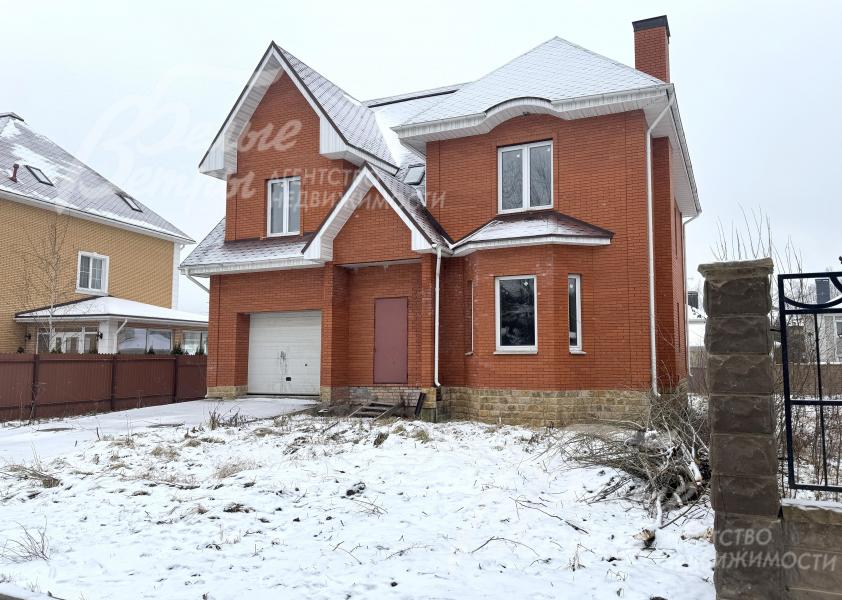 Перед домом можно обустроить просторную парковку