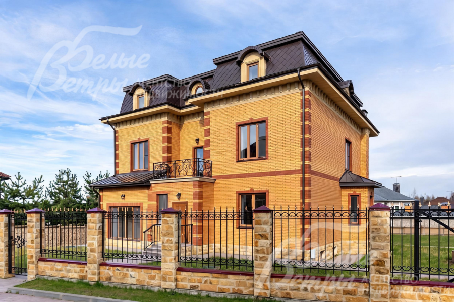 Новый кирпичный дом под ключ в коттеджном поселке Гайд парк