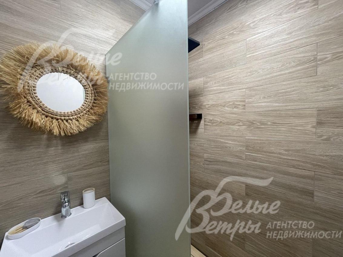 Санузел с душевой на 1-ом этаже