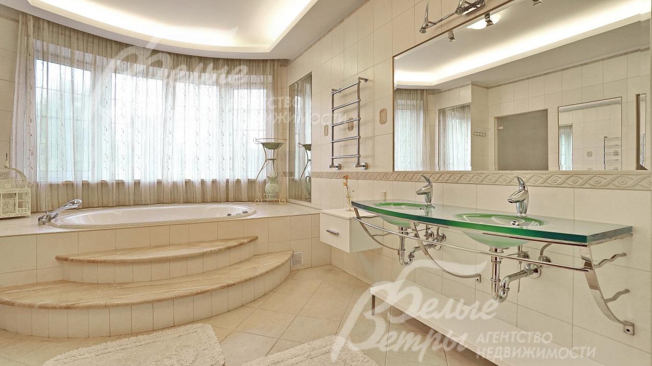 Ванная комната 10 кв.м спальни 29 кв.м