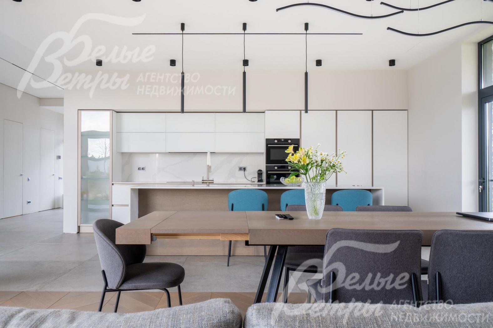 Меблированый дом 333 кв.м на 16 сотках с ландшафтным дизайном