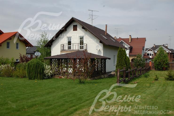 Дом 150 кв.м с мебелью в КП Зимний сад