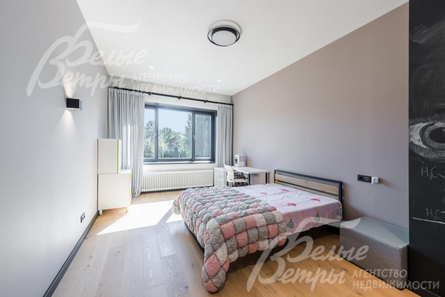 Спальня с рабочим местом