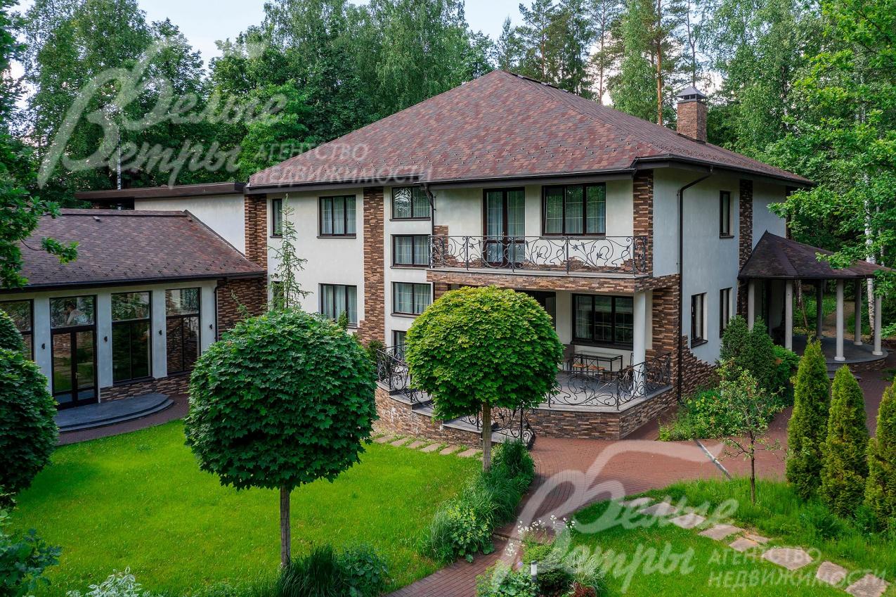 Премиальная усадьба площадью 1168 кв.м в обжитом коттеджном поселке Фрунзевец