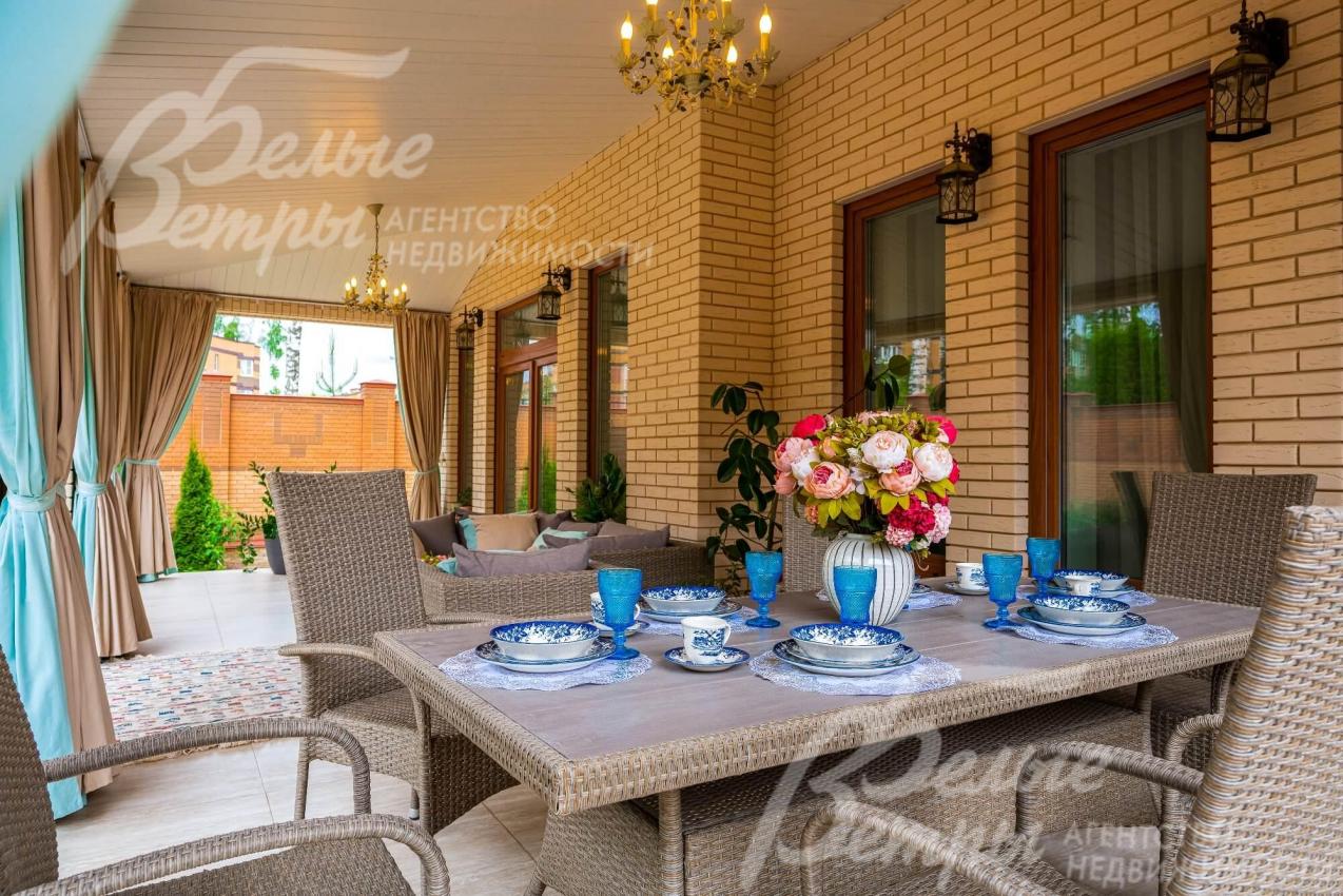 Обеденная группа на 4 персоны на террасе