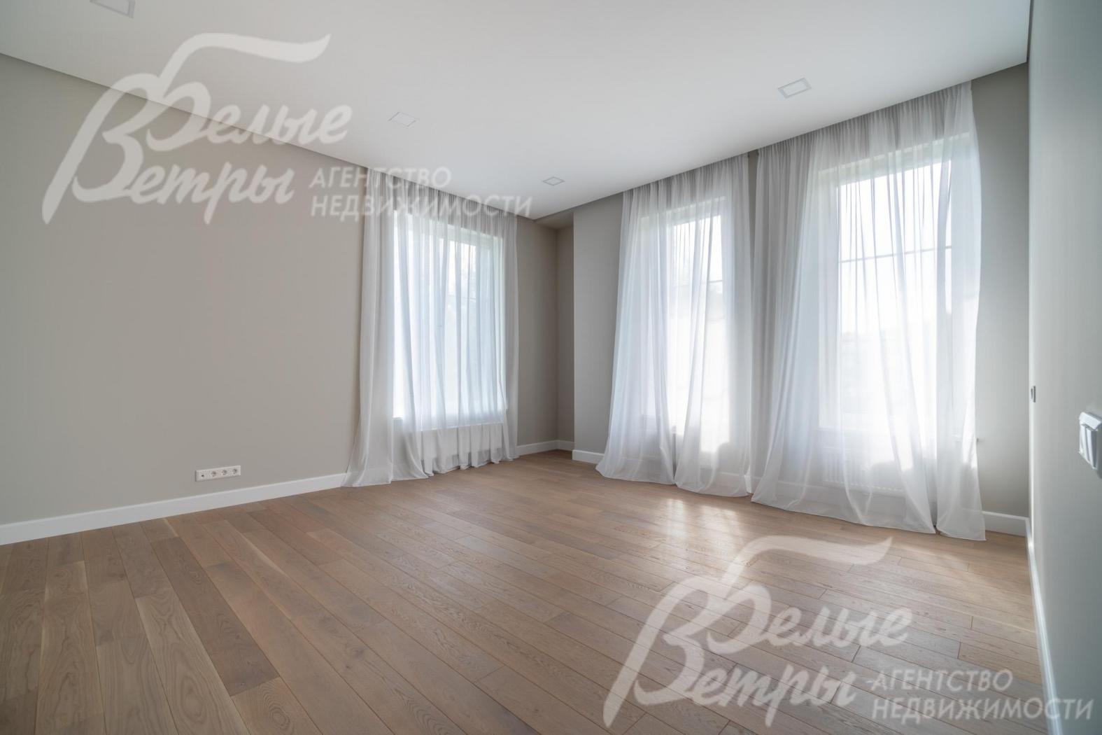 Большая спальня 23 кв.м на втором этаже