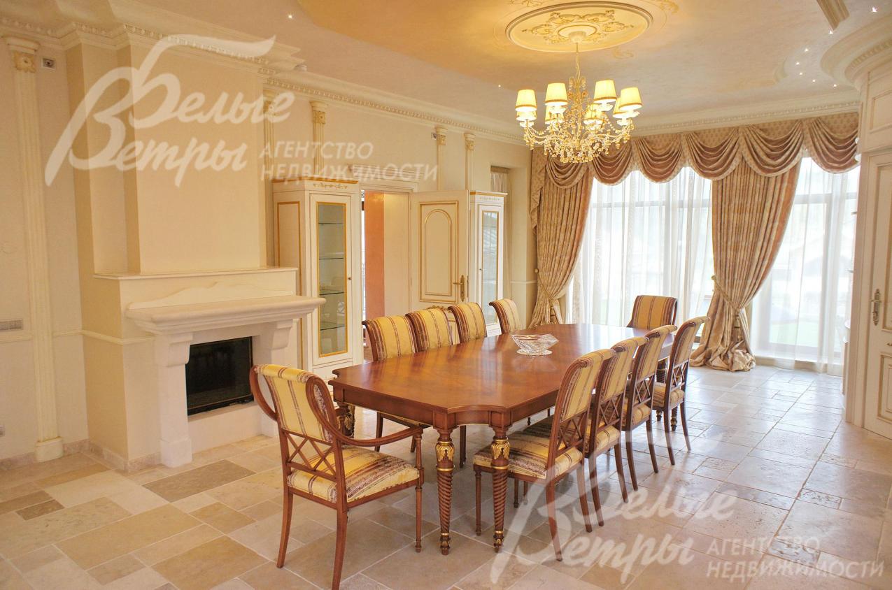 Всего в резиденции расположено 5 каминов