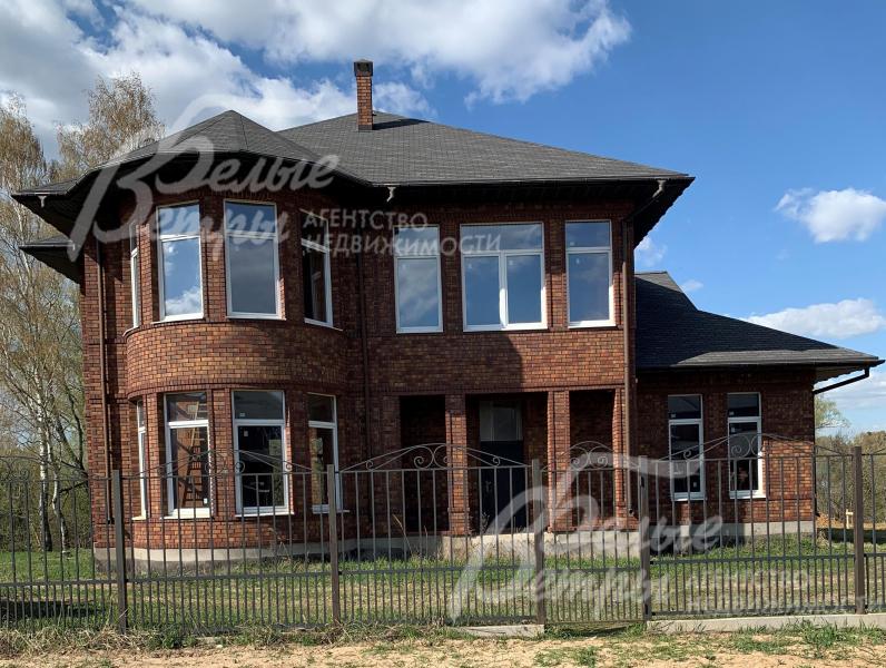 Кирпичный дом 310 кв.м в поселке бизнес класса Ильичевка   Участок 26 соток на берегу реки Решетня и Десна
