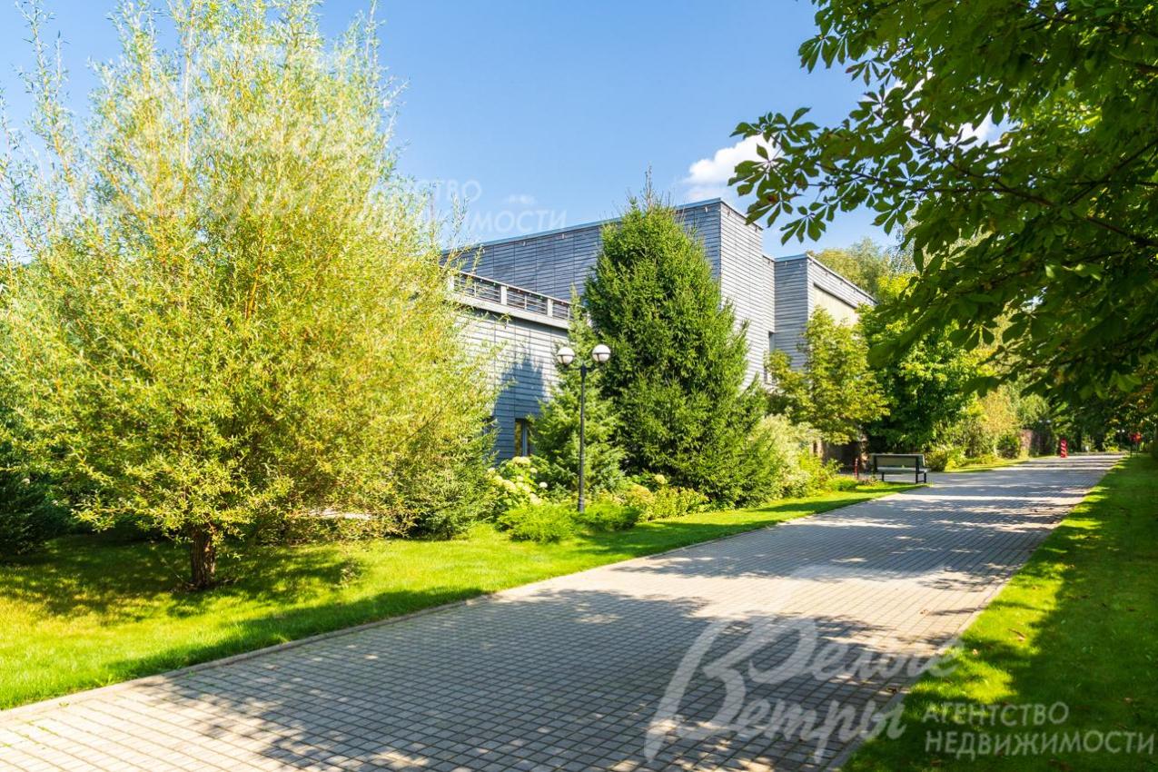 Клубный дом с бассейном для жителей поселка Варварино Эко