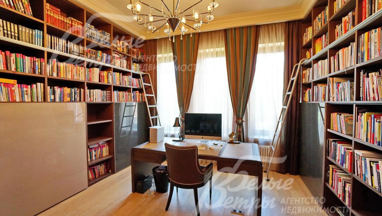 Кабинет 19.4 кв.м в хозяйском блоке