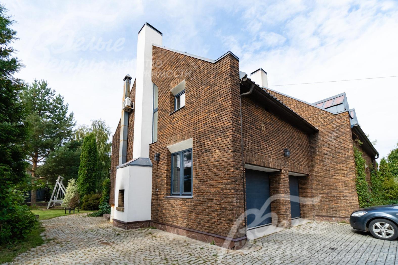 Гараж на 2 авто с примыкающей к нему котельной и кладовой