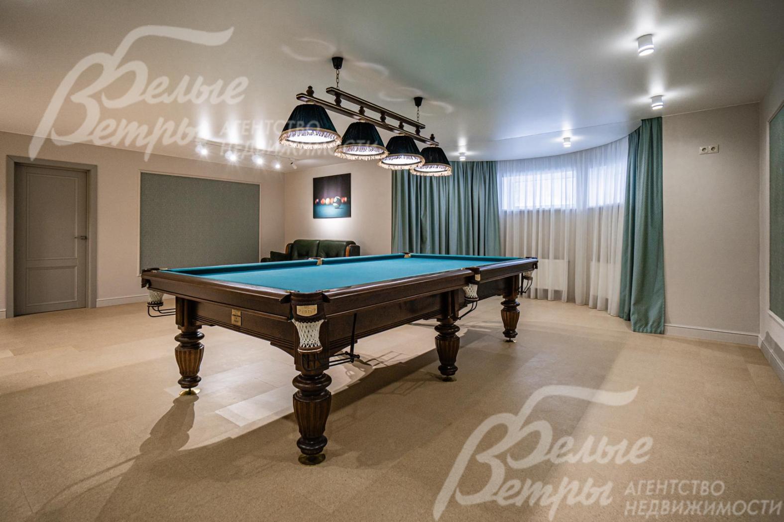 Бильярдная 51,5 кв.м, стол 10 футов.