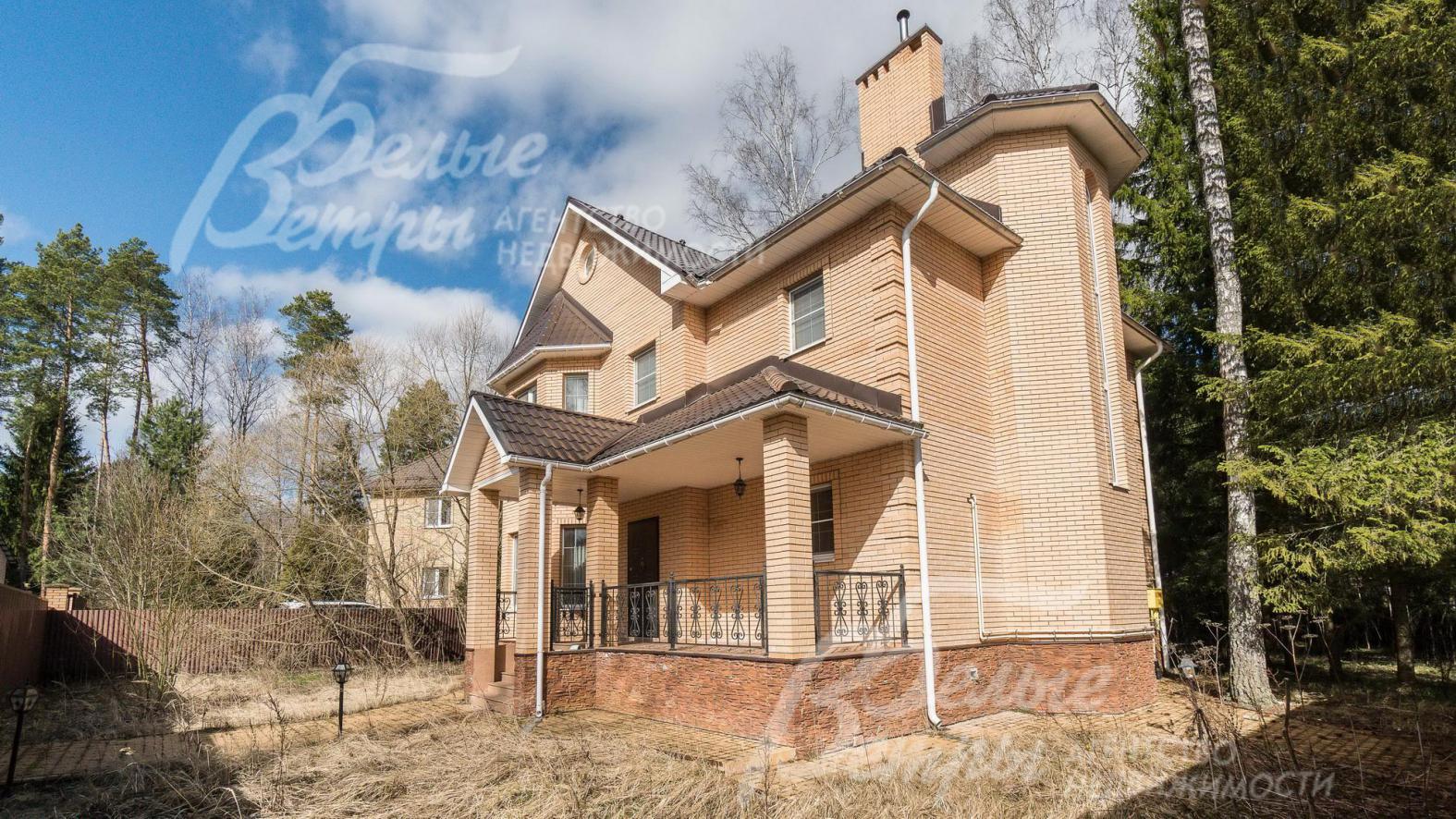 Дом с мебелью площадью 263 кв.м в охраняемом коттеджном поселке Лесное озеро