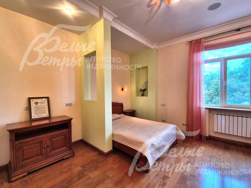 Гостевая спальня на 2-ом этаже.