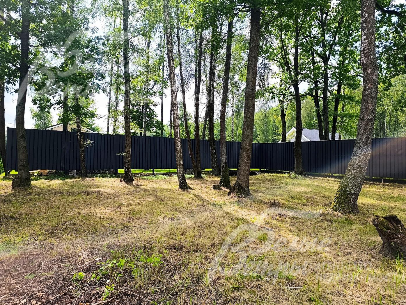 Лесной участок 10 соток в коттеджном поселке Лесные озера (Пучково)