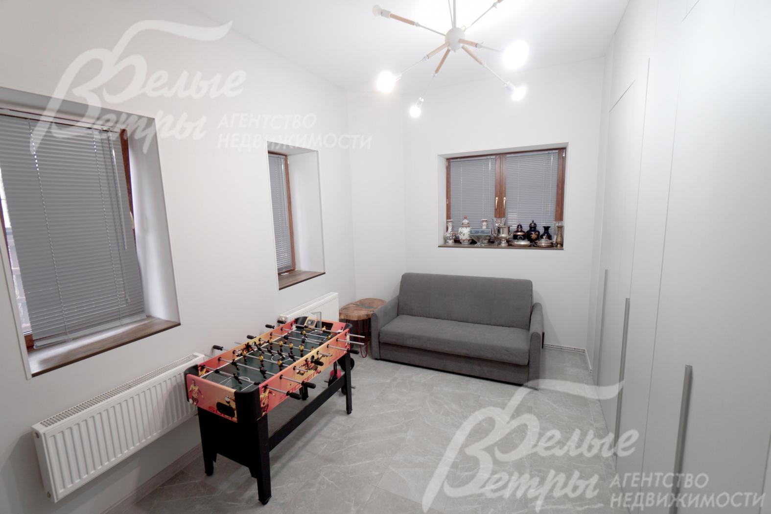 Комната отдыха (игровая) на первом этаже - в этой части дома может быть оборудована сауна (коммуникации заложены)