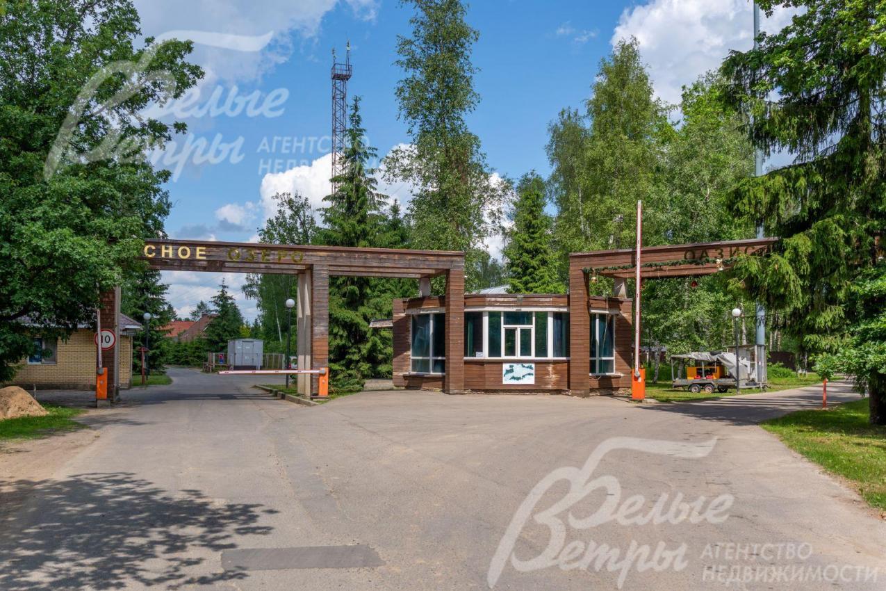 Въездная группа с КПП и охраной