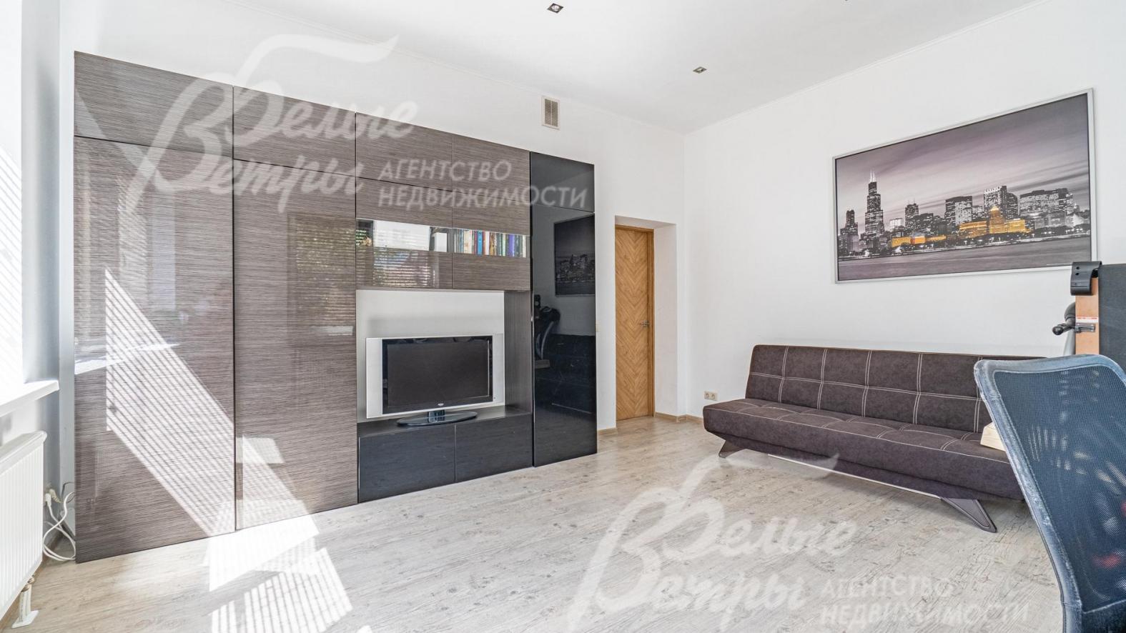 Спальня 20 кв.м на первом этаже