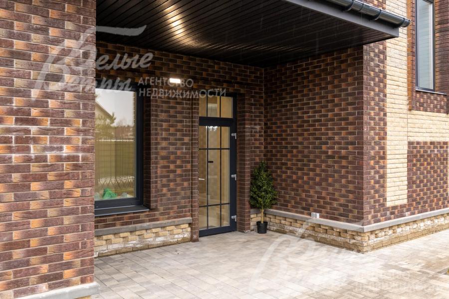 Входная группа ПВХ со стеклопакетами