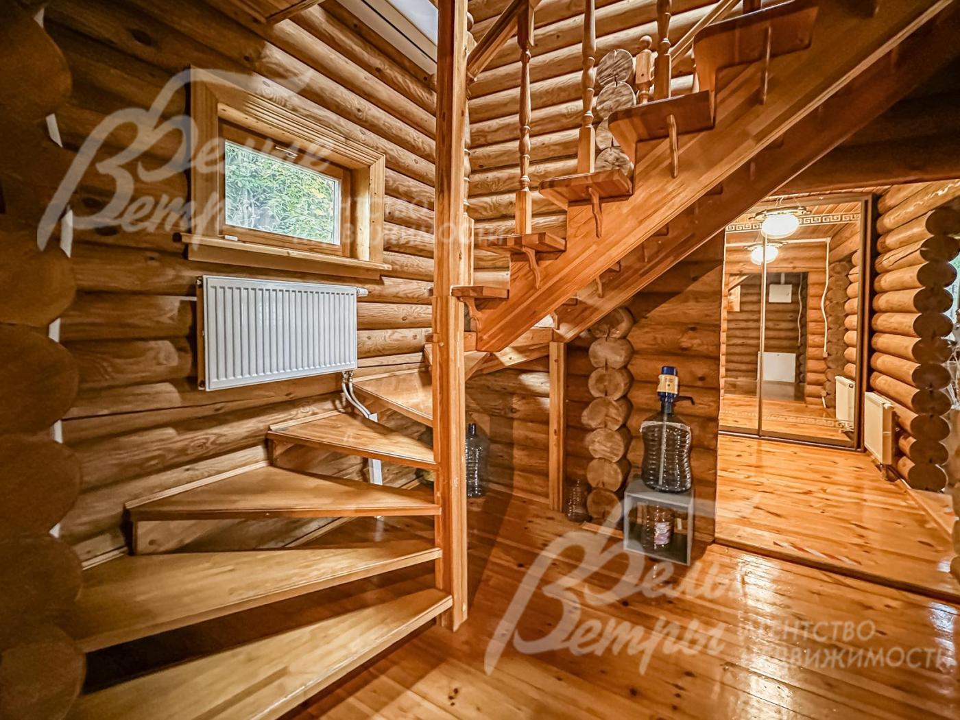 Деревянная лестница