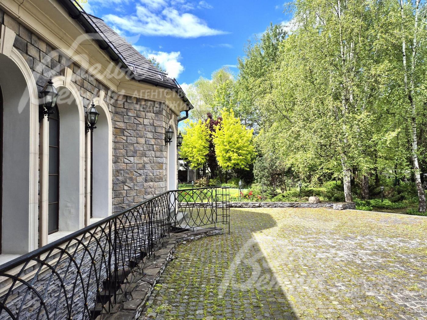 Красивый зеленый участок 30 соток.