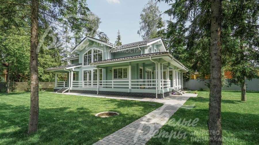 Новый меблированный дом площадью строений 460 кв.м в охраняемом коттеджном поселке Лесной пейзаж-2