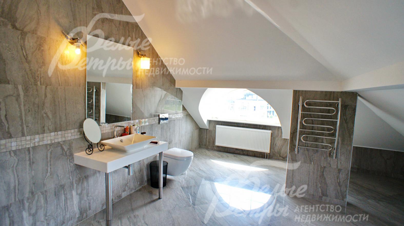 Санузел на мансарде 9 кв.м с ванной.