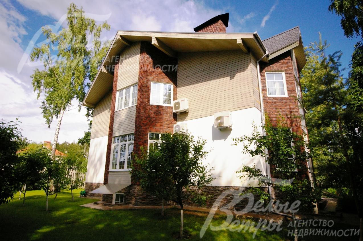 Меблированный коттедж 424 кв.м в обжитом к/п Летово-2