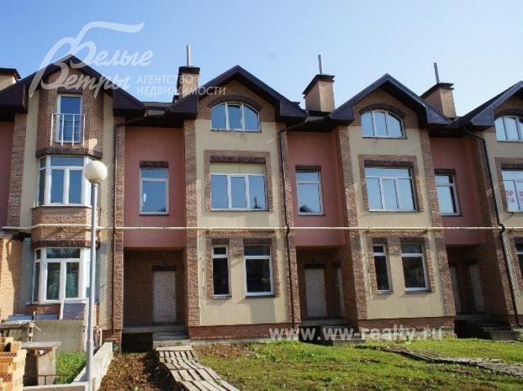 Таунхаус 203 кв.м в обжитом поселке Дубровка