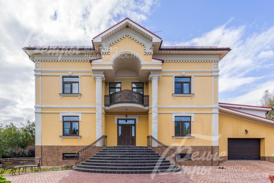 Меблированный коттедж в стиле русской усадьбы в охраняемом КП Согласие-2