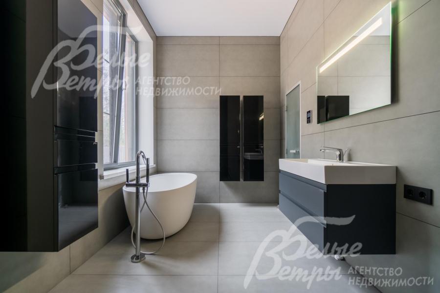 Санузел мастер-спальни с ванной