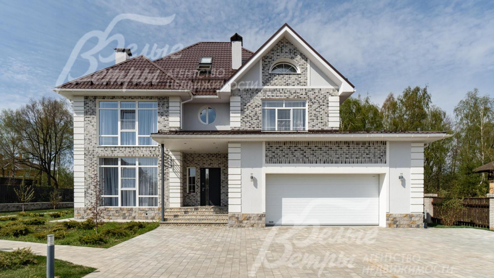 Дом с гаражом на 2 авто