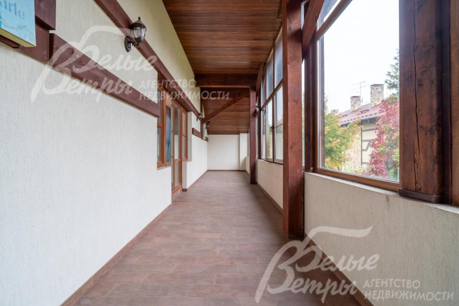 Просторная лоджия при детской спальне