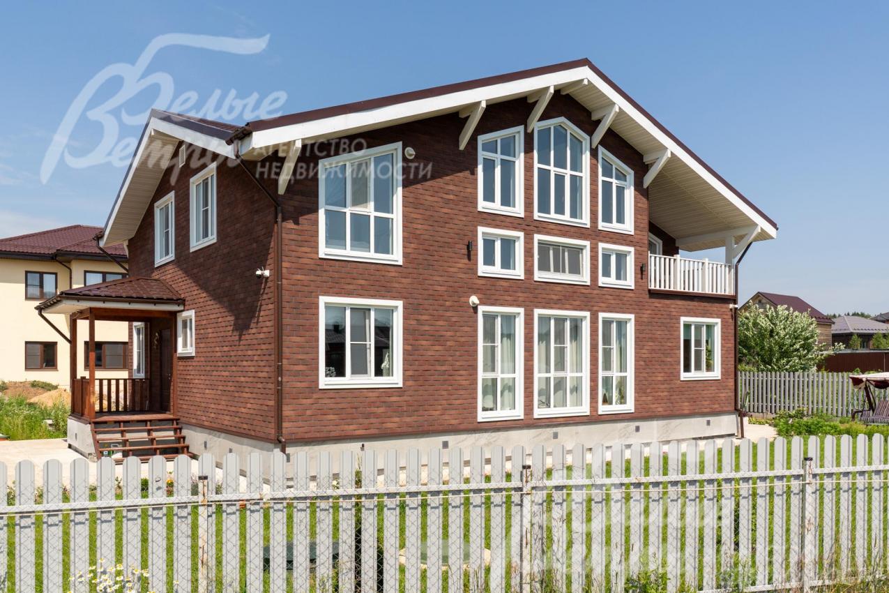 Меблированный дом, построенный по современной каркасной технологии