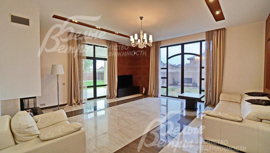 Гостиная с камином 41 кв.м 