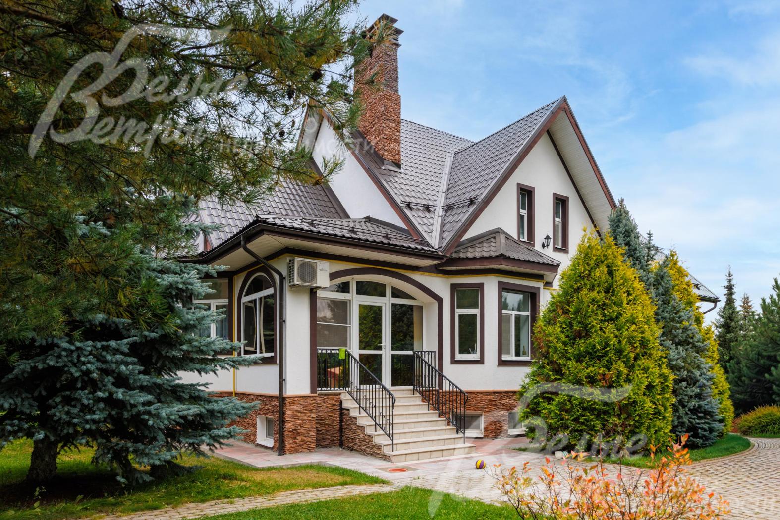 Уютный меблированный коттедж 350 кв.м в КП Росинтер