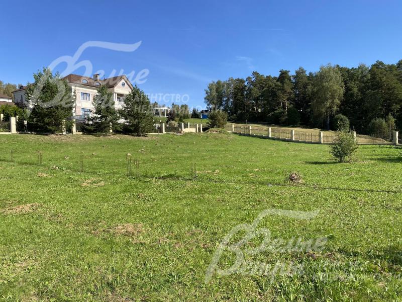 Участок 43 сотки без подряда в застроенном поселке Идиллия