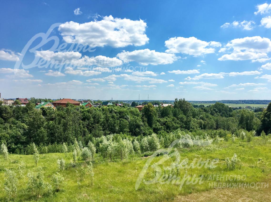 Участок 20 соток на возвышенности в коттеджном поселке Империал