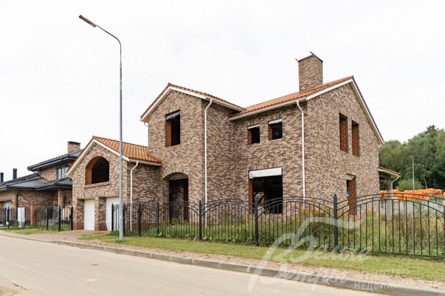 Дом в викторианском стиле под отделку на участке 12.8 соток в коттеджном поселке Валуевская Слобода