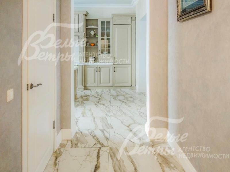 Холл первого этажа