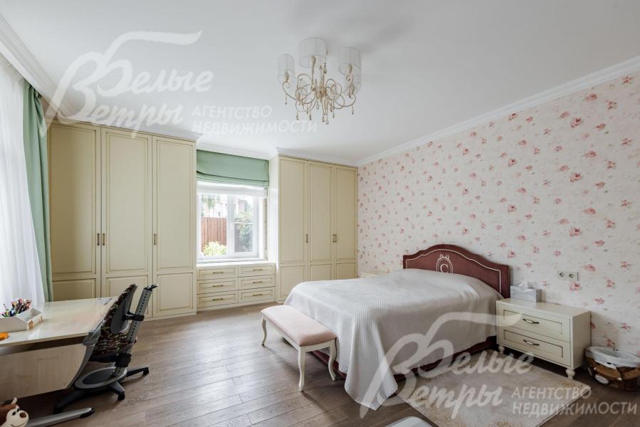 Спальня на 1ом этаже.