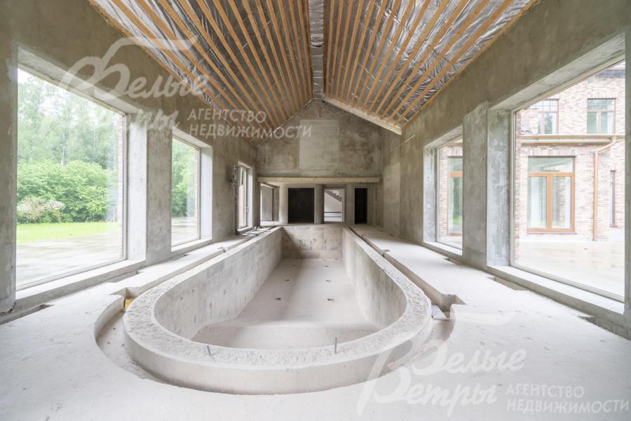 Бассейн переливной, размер 13,5×3,5 м, чаша 47,5 кв.м