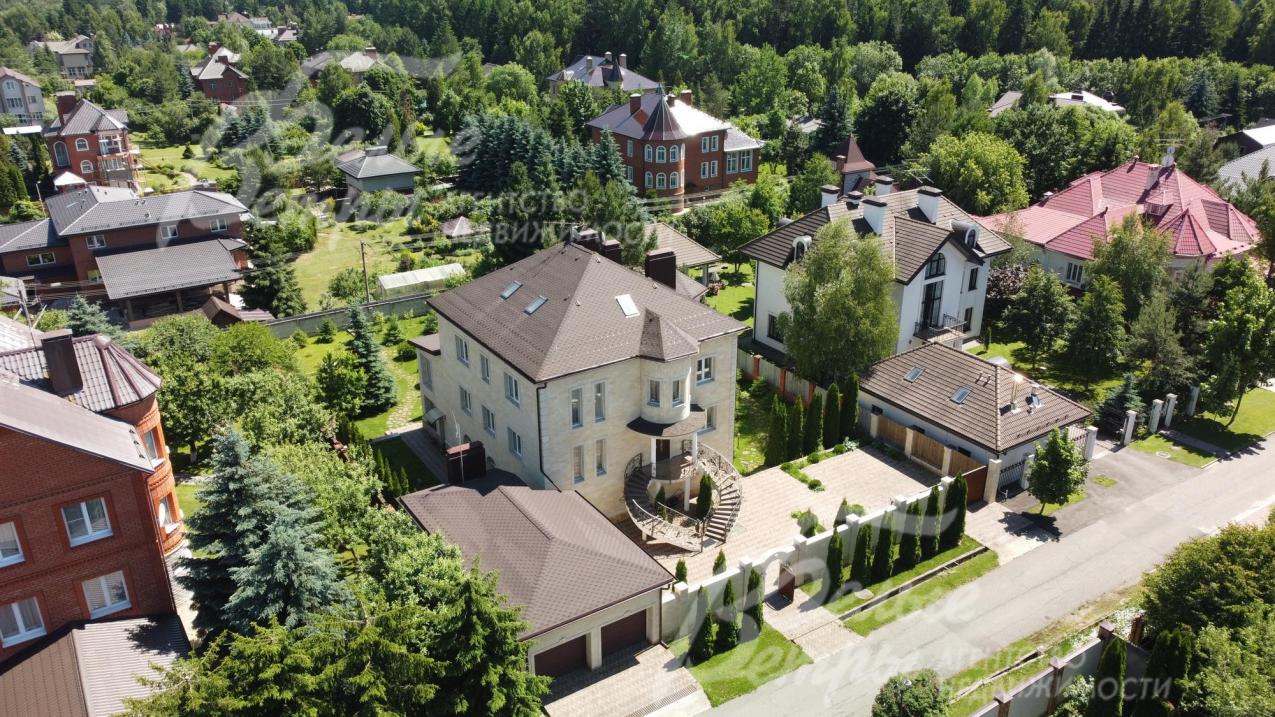 Красивый дом под ключ площадью 623 кв.м в тихой части коттеджного поселка Согласие-1