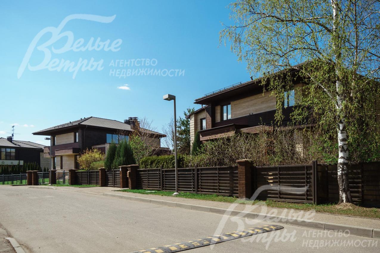 Установлено уличное освещение во всем коттеджном поселке