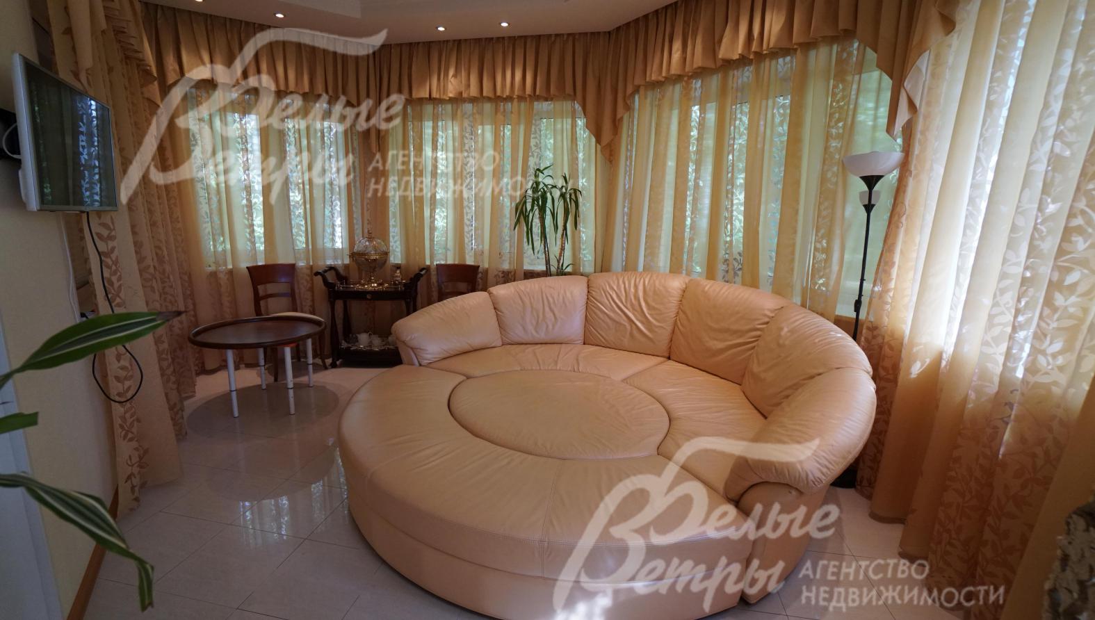 Дом в аренду в поселке Ново-Троицкое-1