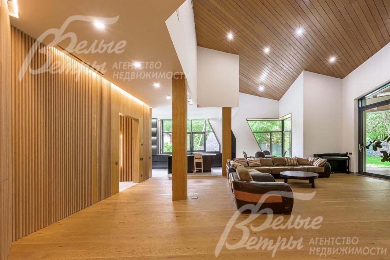 Стильный барнхаус с бассейном у леса в КП Елизарово парк