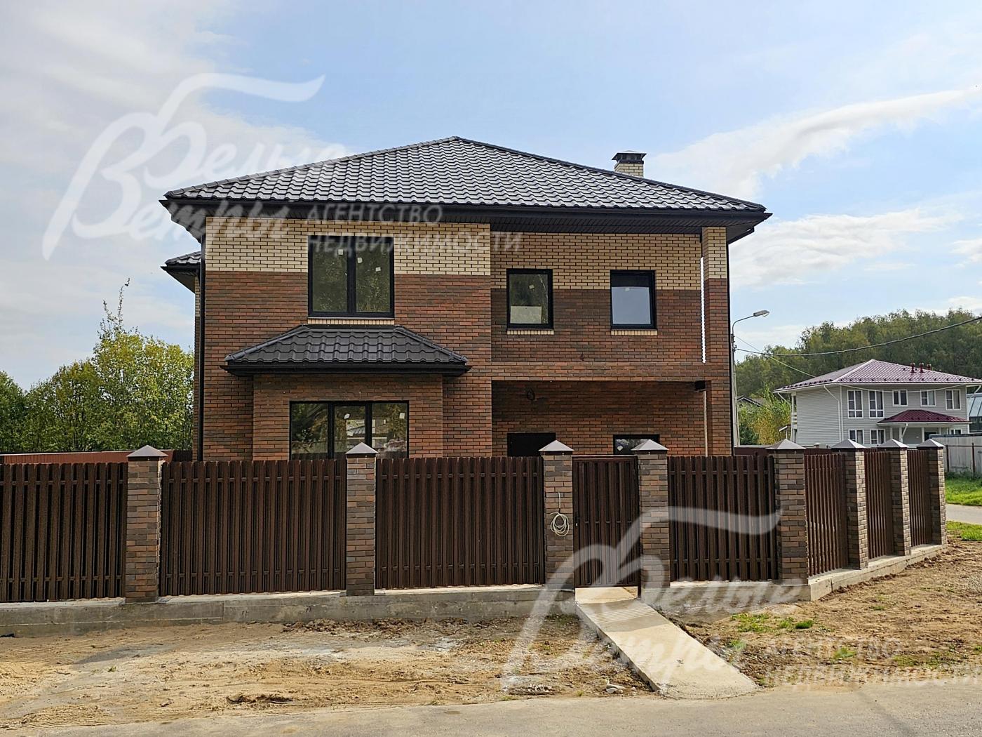 Рядом с участком – набережная с каскадом прудов