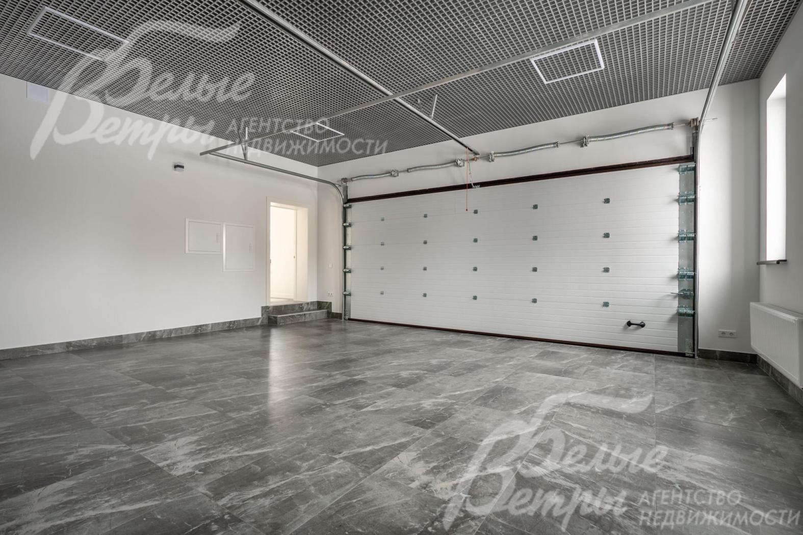 Гараж на 2 м/м 44 кв.м с автоматическими воротами