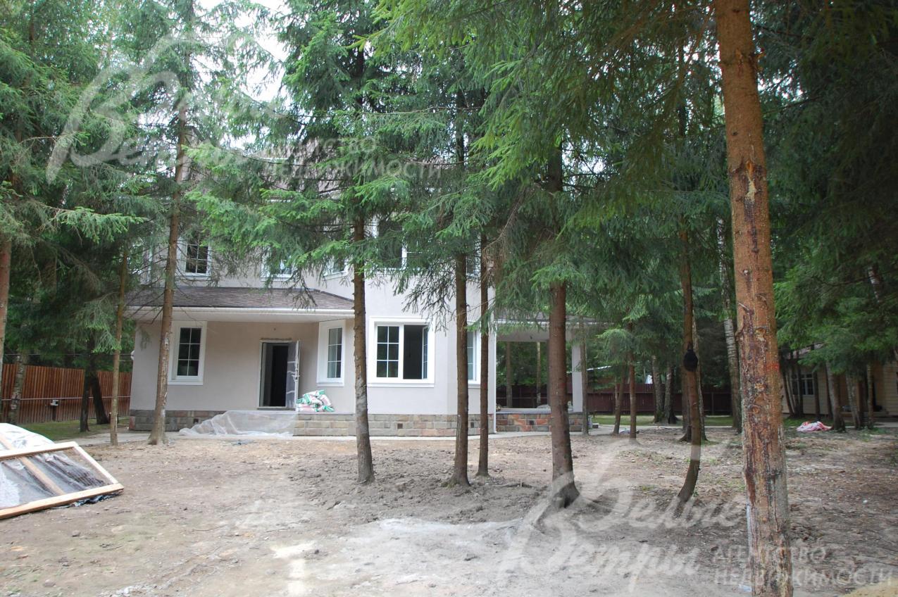 Дом под чистовую отделку на лесном участке