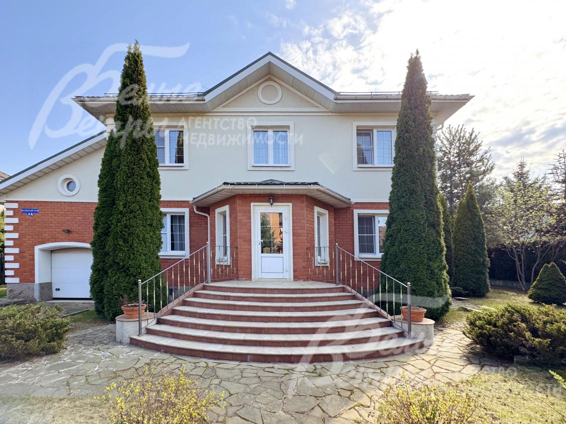 Кирпичный дом в классическом стиле с отделкой под ключ